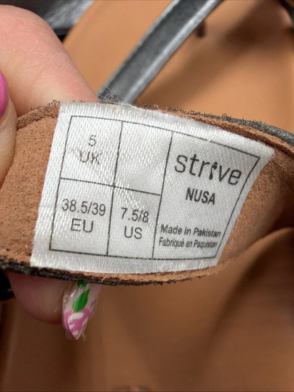 Strive Women's Silver Nusa 2 Sandal Size 7.5/8